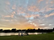 Waterfront Apartment w/boat lift in Swansboro.   Beautiful dock deck views - kayak launch w/kayaks - boat lift.