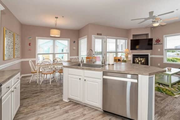 Blue Water D105; Oceanview condo, Atlantic Beach - Image 5