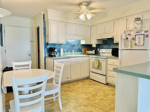 Condo in Atlantic Beach, NC - Hungerford's Haven - Image 4