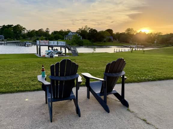 Waterfront Apartment w/boat lift in Swansboro.   Beautiful dock deck views - kayak launch w/kayaks - boat lift. - Image 2